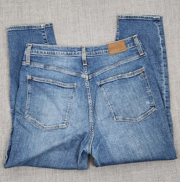 Madewell Distressed Style The Mom Jean Size 31 - Picture 3 of 11